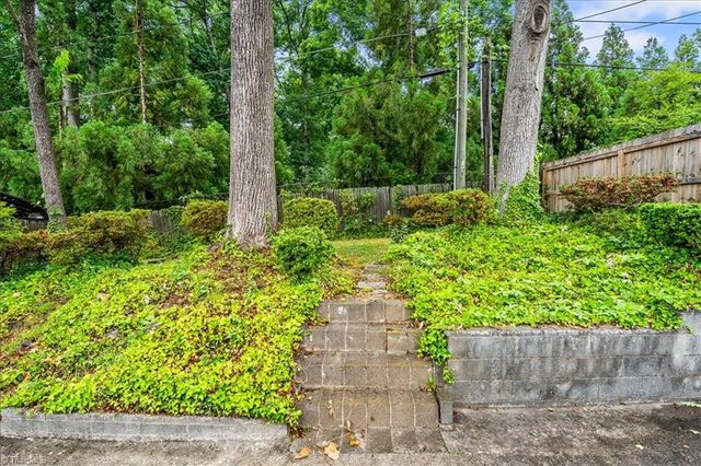 214 Mayflower Drive, Greensboro, NC 27403
