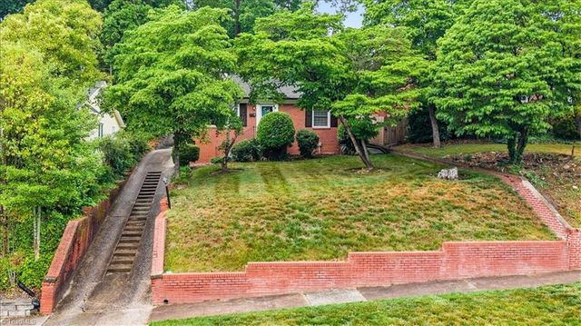 214 Mayflower Drive, Greensboro, NC 27403