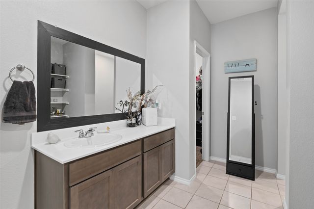 2729 Royal Acres Drive, Denton, TX 76209