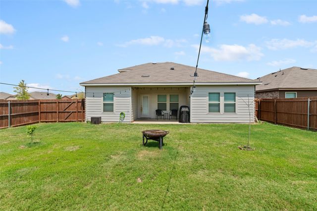 2729 Royal Acres Drive, Denton, TX 76209