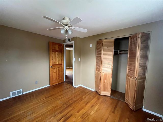 2535 Camel Drive, Sterling Heights, MI 48310