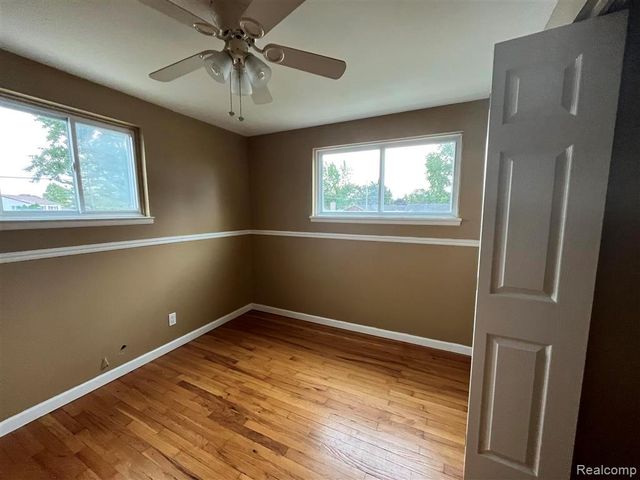 2535 Camel Drive, Sterling Heights, MI 48310