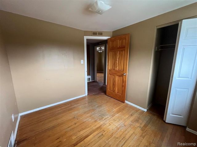 2535 Camel Drive, Sterling Heights, MI 48310