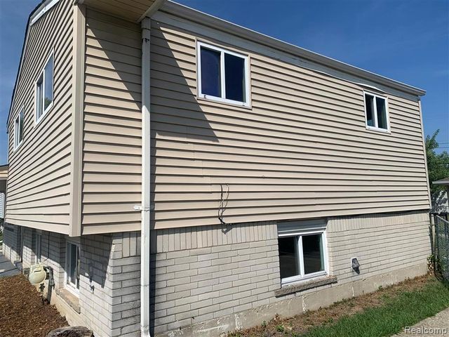 2535 Camel Drive, Sterling Heights, MI 48310