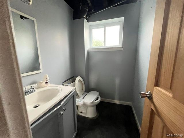 2535 Camel Drive, Sterling Heights, MI 48310
