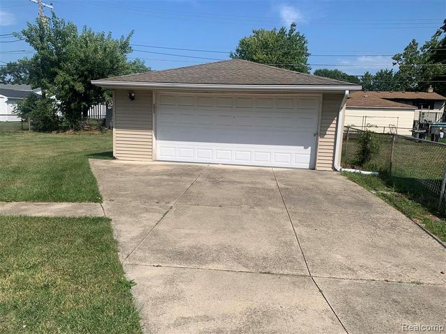 2535 Camel Drive, Sterling Heights, MI 48310