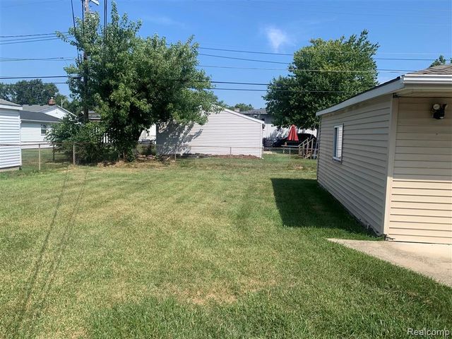 2535 Camel Drive, Sterling Heights, MI 48310