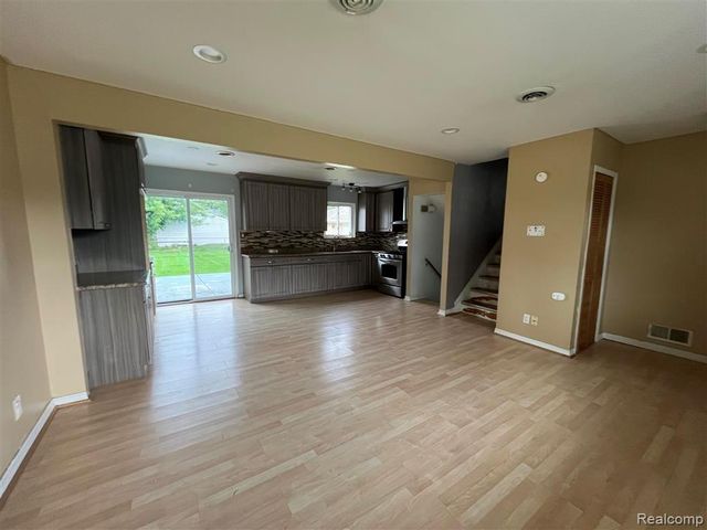 2535 Camel Drive, Sterling Heights, MI 48310