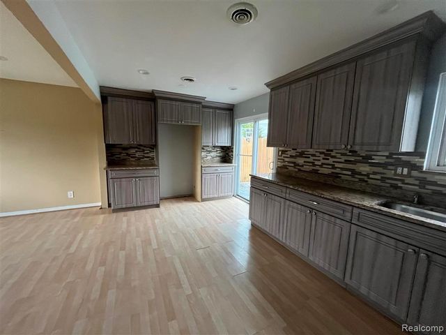 2535 Camel Drive, Sterling Heights, MI 48310