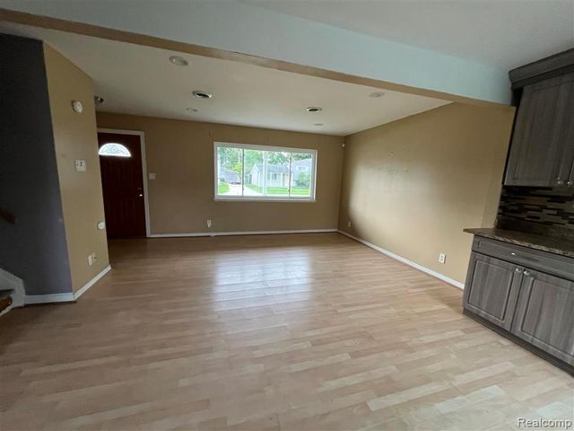 2535 Camel Drive, Sterling Heights, MI 48310