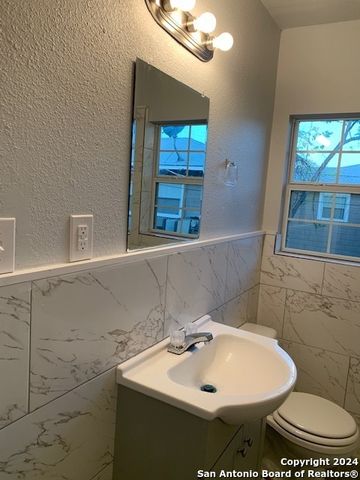 1505 DONALDSON AVE, San Antonio, TX 78228