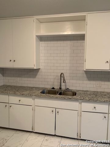 1505 DONALDSON AVE, San Antonio, TX 78228