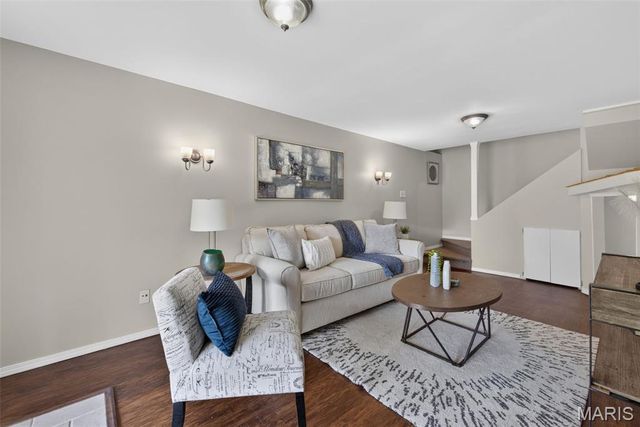 763 Sugar Glen Drive 4, St Peters, MO 63376