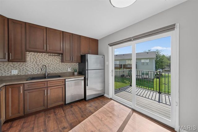 763 Sugar Glen Drive 4, St Peters, MO 63376