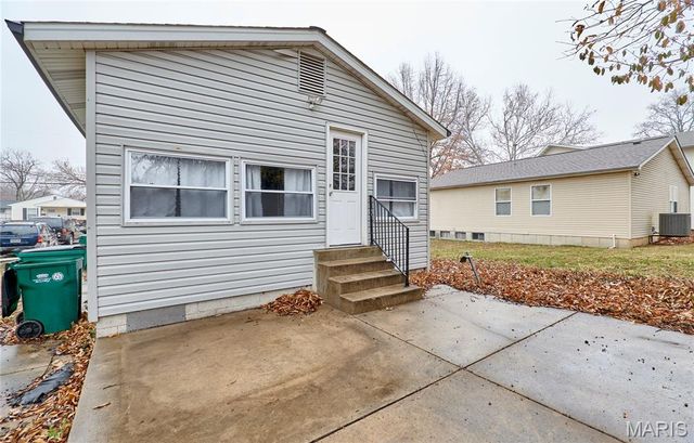 900 N Elm Avenue, Webster Groves, MO 63119