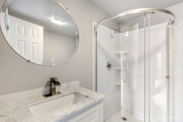 11944 SE 212th Place, Kent, WA 98031