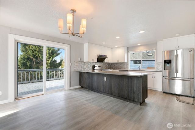 11944 SE 212th Place, Kent, WA 98031