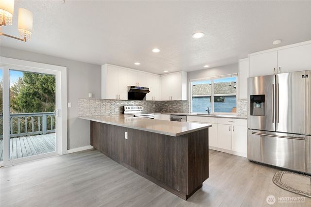 11944 SE 212th Place, Kent, WA 98031