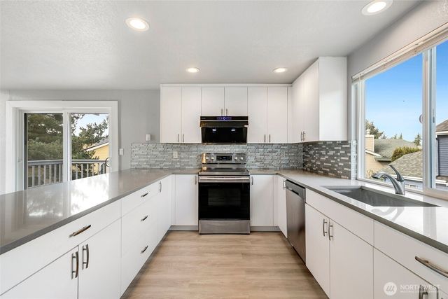 11944 SE 212th Place, Kent, WA 98031