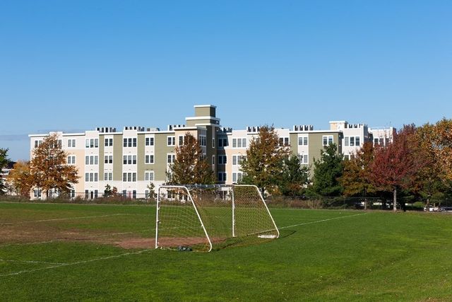 87 New 207, Cambridge, MA 02138