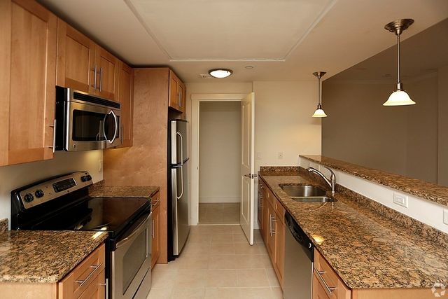 87 New 207, Cambridge, MA 02138