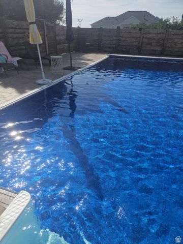 1413 W WEBB LN, Kaysville, UT 84037