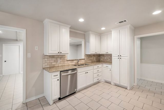 1 Oakridge Circle, Star Harbor, TX 75148