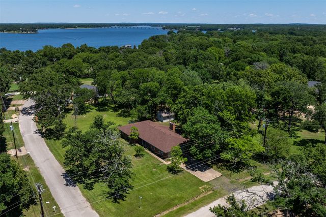 1 Oakridge Circle, Star Harbor, TX 75148