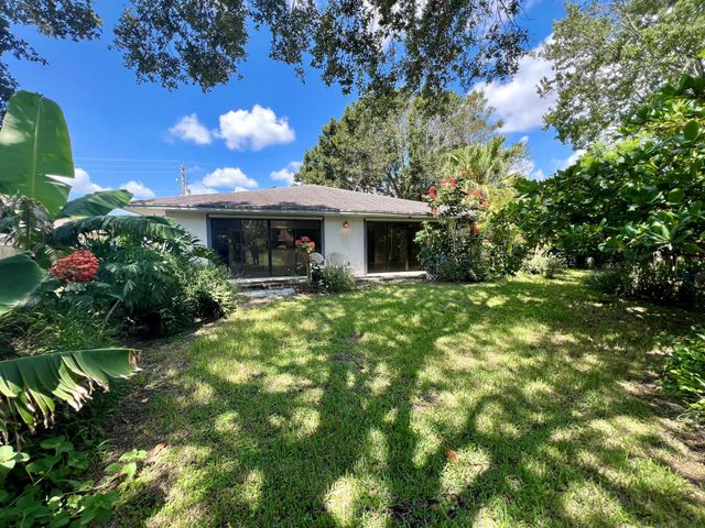 2617 SW Chestnut Lane, Port St Lucie, FL 34953