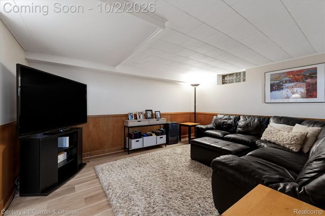 629 Ellen Avenue, Royal Oak, MI 48073
