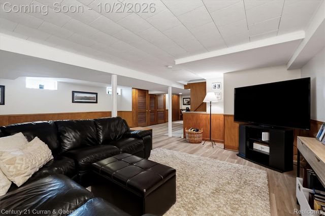 629 Ellen Avenue, Royal Oak, MI 48073