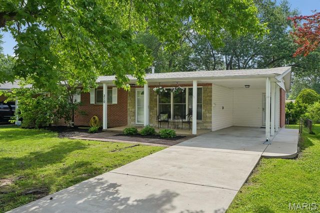 310 Paul Avenue, Florissant, MO 63031