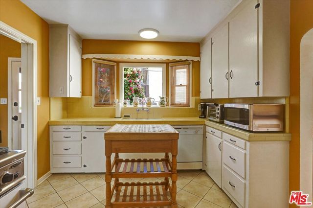 1453 Thompson Avenue, Glendale, CA 91201