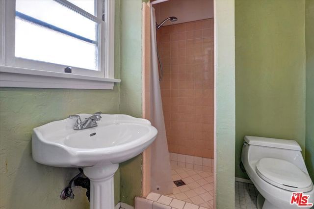 1453 Thompson Avenue, Glendale, CA 91201