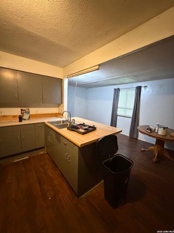 538 Como St, San Antonio, TX 78220