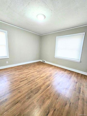 15757 Stansbury Street, Detroit, MI 48227