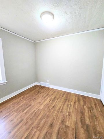 15757 Stansbury Street, Detroit, MI 48227