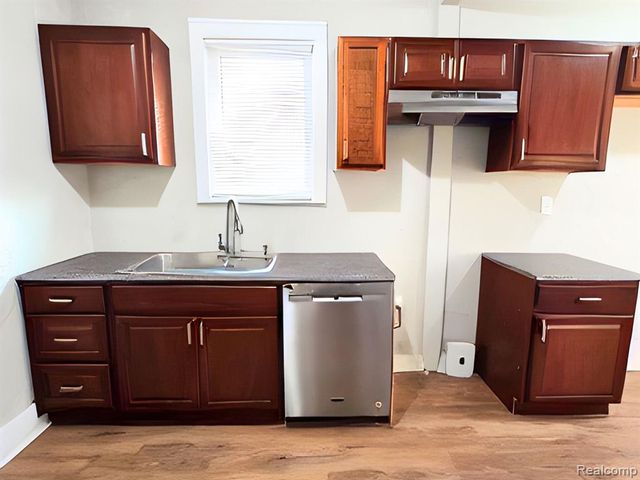 15757 Stansbury Street, Detroit, MI 48227