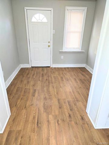 15757 Stansbury Street, Detroit, MI 48227