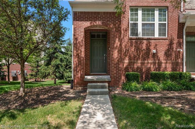 27928 Hopkins Drive, Novi, MI 48377