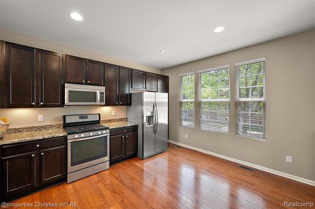 27928 Hopkins Drive, Novi, MI 48377