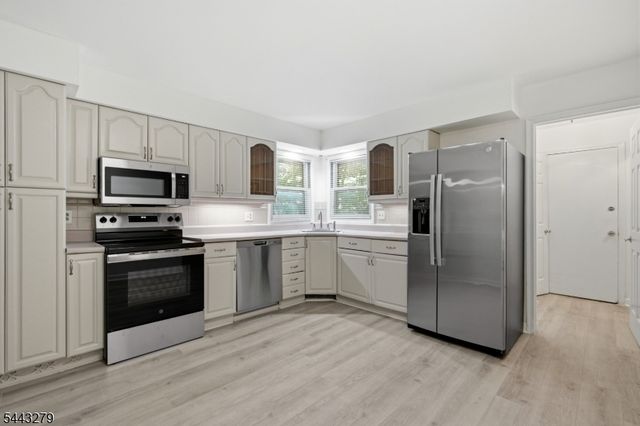 73 Lozier Rd, Mount Olive Twp., NJ 07828
