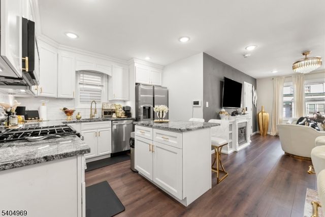 138 Lafayette St, Paterson City, NJ 07501