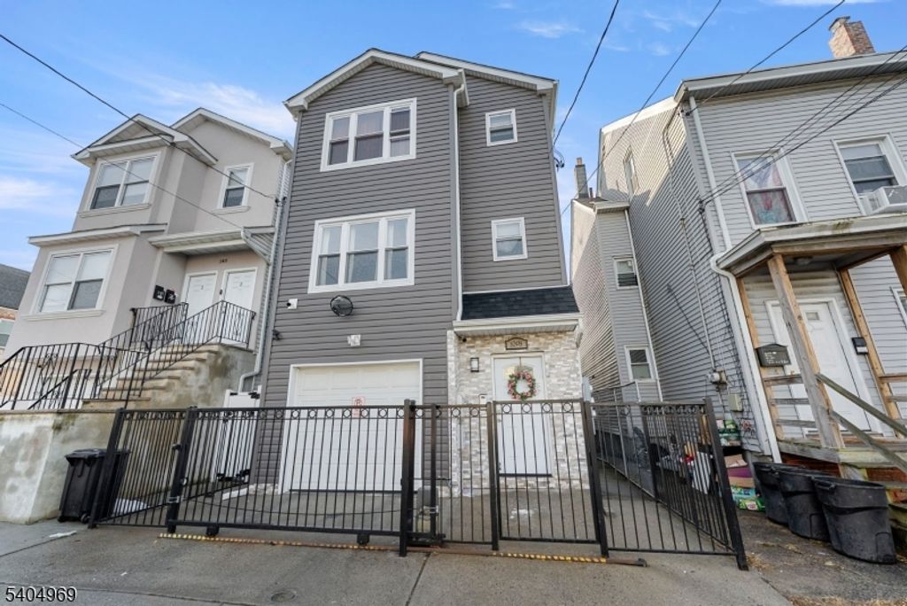 138 Lafayette St, Paterson City, NJ 07501