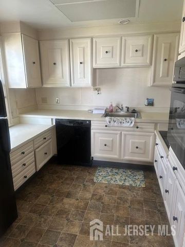 82 Dorset Lane C, Monroe, NJ 08831