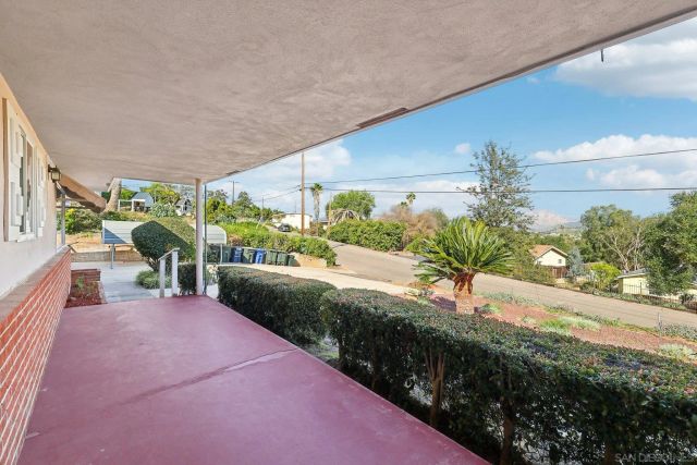 9070 Paradise Park Dr, Lakeside, CA 92040