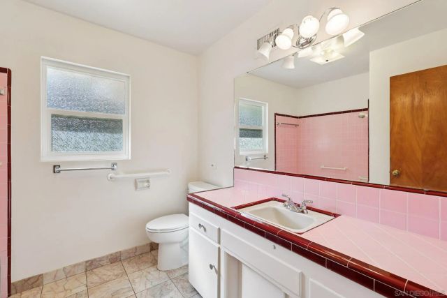 9070 Paradise Park Dr, Lakeside, CA 92040