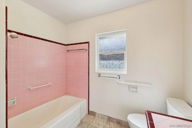 9070 Paradise Park Dr, Lakeside, CA 92040