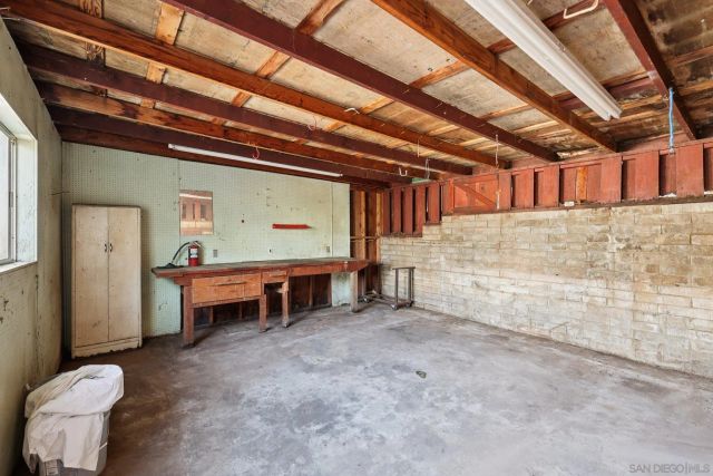 9070 Paradise Park Dr, Lakeside, CA 92040