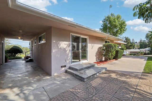 9070 Paradise Park Dr, Lakeside, CA 92040